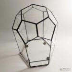 Геометрическая ваза для флорариума в виде шестигранной призмы с куполом